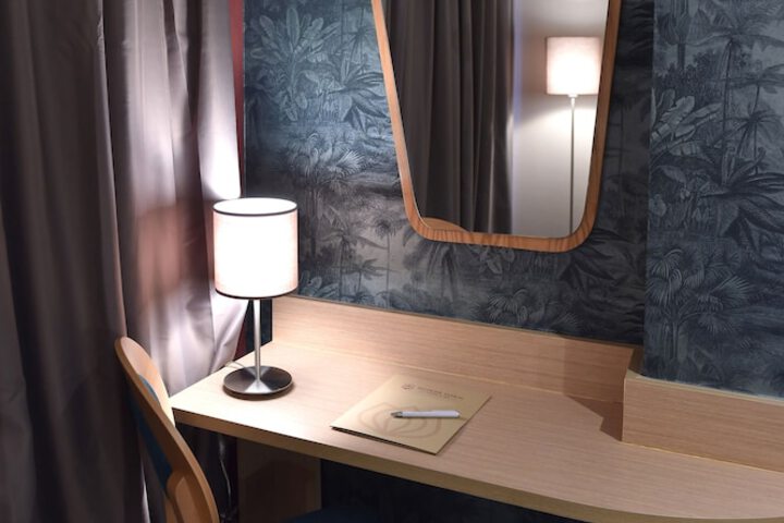 Room 15 of 37