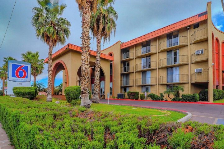 Motel 6 Phoenix, AZ – Sky Harbor
