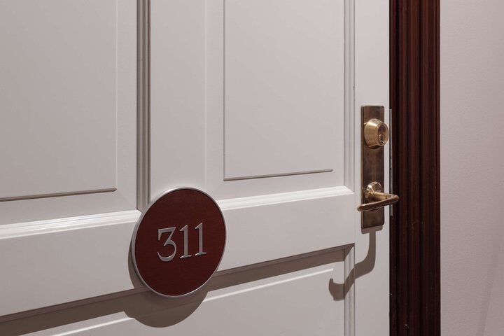 Room 9 of 116