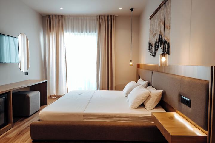 Room 18 of 126