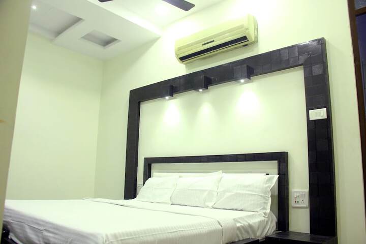 Room 2 of 9
