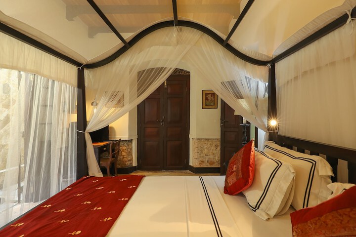Room 25 of 80
