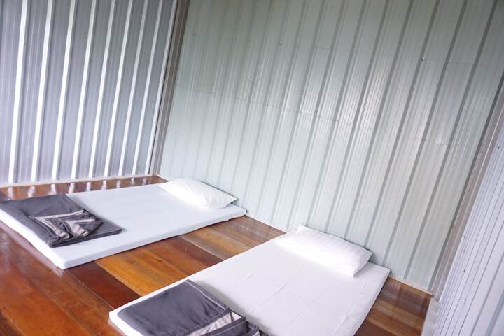 Room 4 of 44