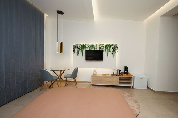 Room 36 of 90