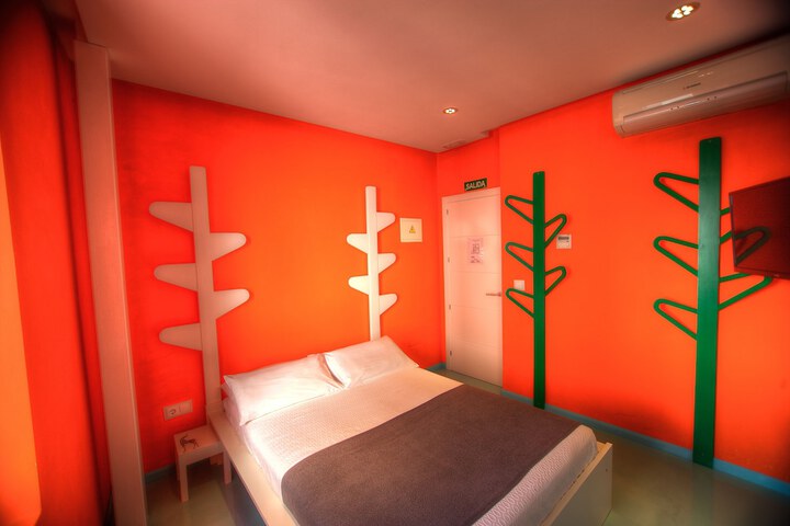 Room 16 of 50