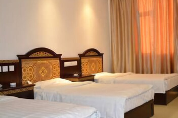 Room 7 of 8