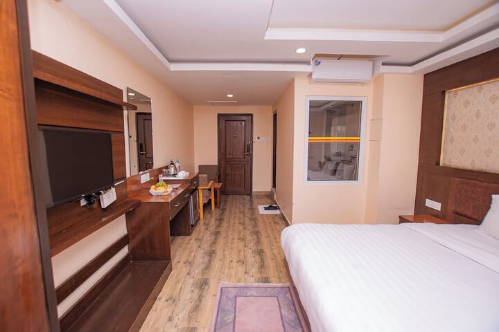 Room 28 of 80