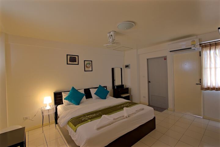 Room 5 of 20