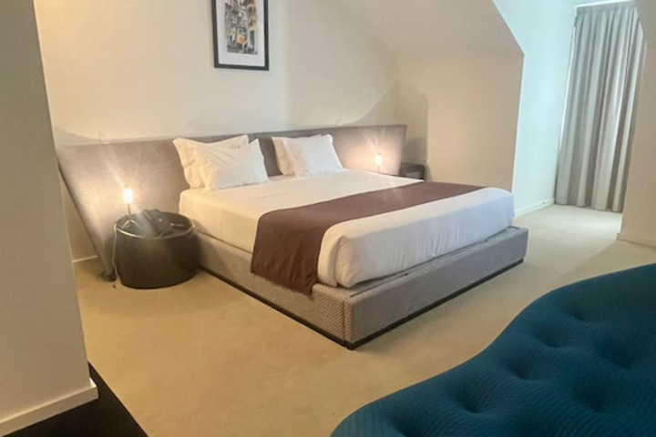 Room 43 of 105