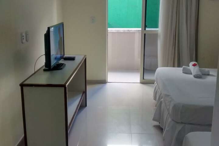 Room 4 of 25