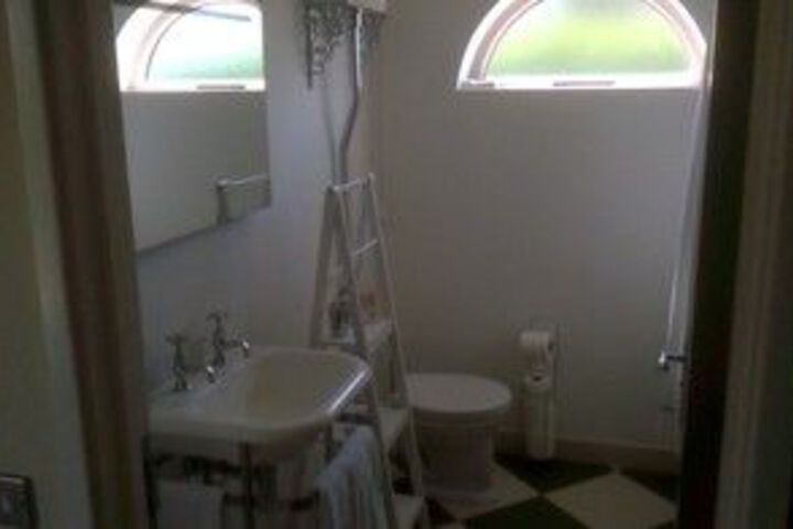 Room 42 of 61