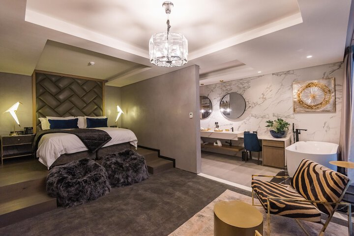 Room 14 of 49