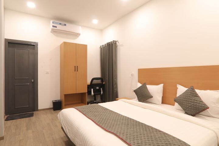 Room 3 of 24