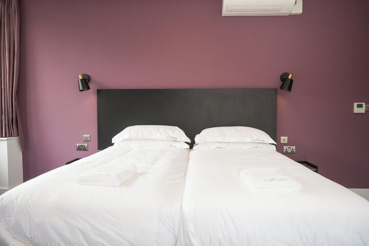Room 51 of 87