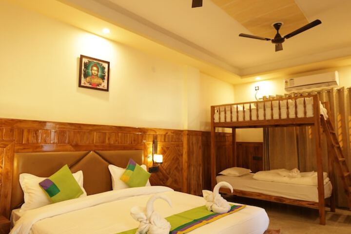 Room 8 of 23