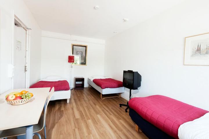 Room 11 of 24