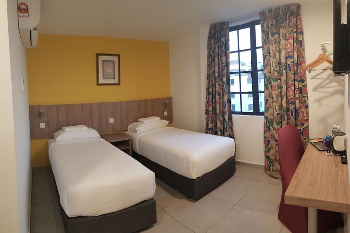 Room 12 of 22