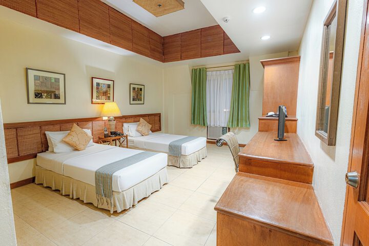 Room 34 of 89