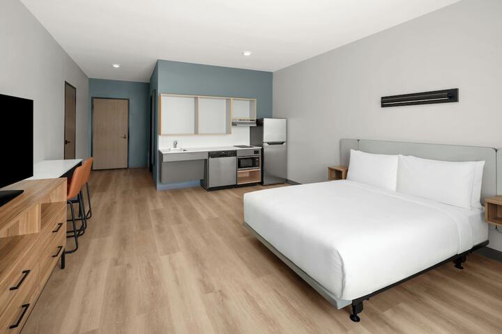 Room 10 of 19