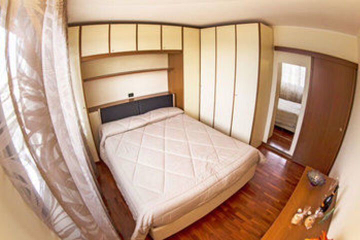 Room 75 of 320