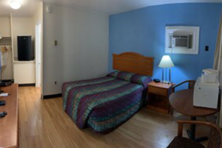 Room 13 of 25