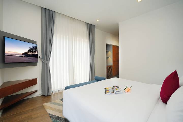 Room 34 of 165