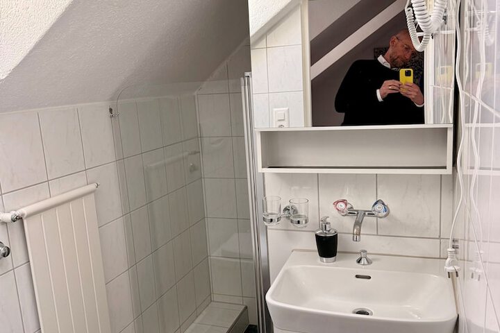 Room 16 of 16