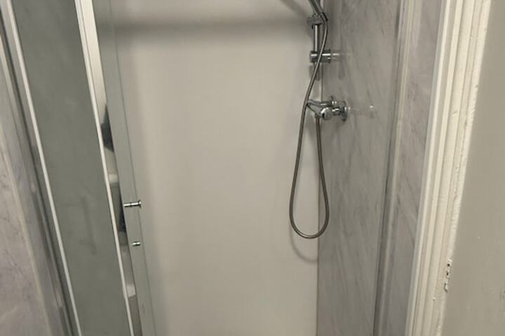 Room 25 of 32