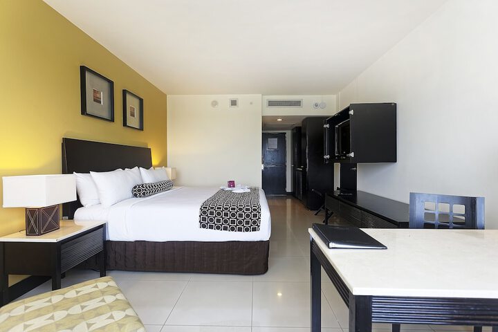 Room 29 of 213