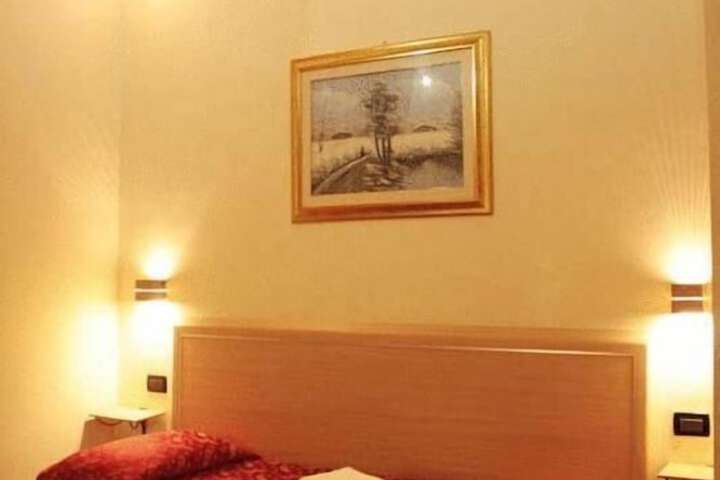 Room 25 of 53