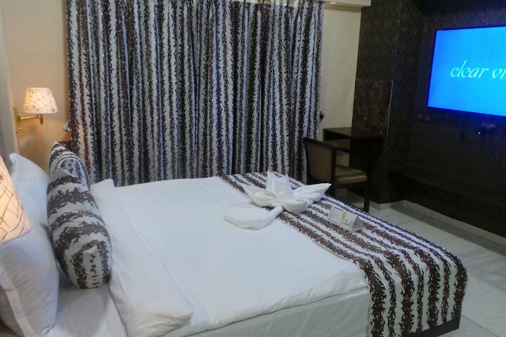 Room 35 of 71