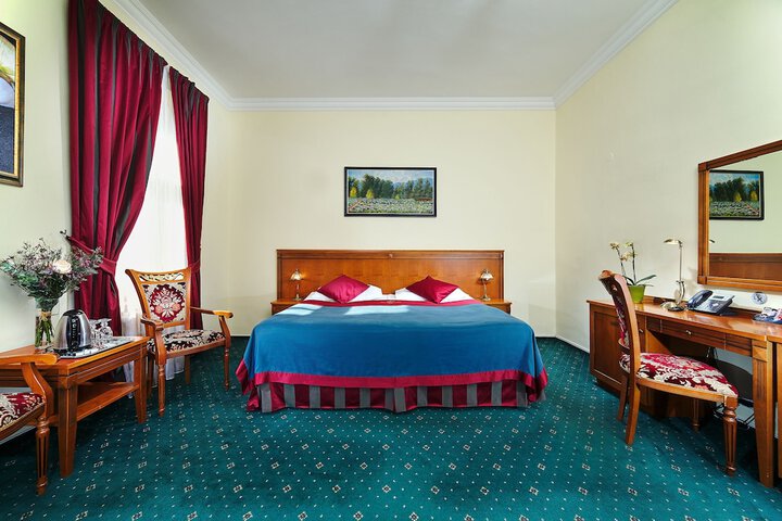 Room 16 of 61