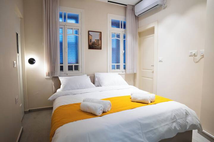 Room 37 of 74
