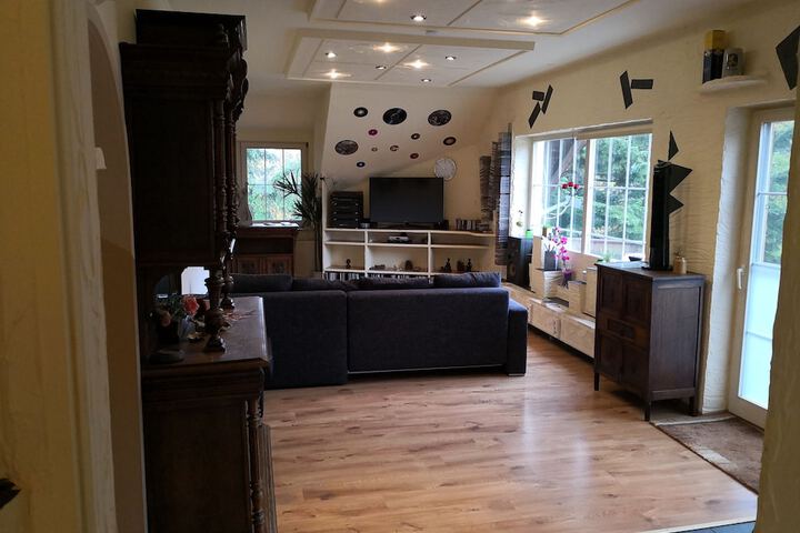 Room 35 of 73