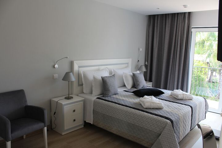 Room 6 of 52