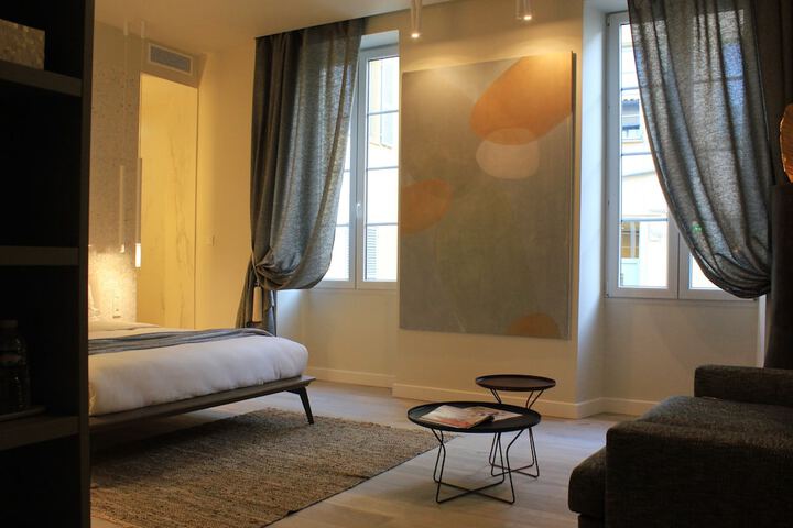 Room 30 of 44