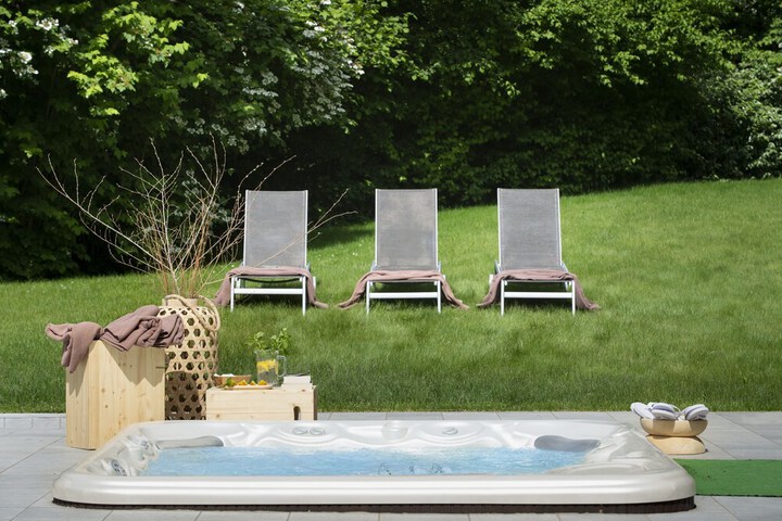 Pool 19 of 36