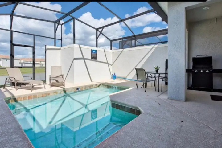 Pool 6 of 13