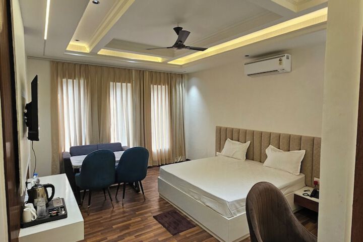 Room 5 of 35