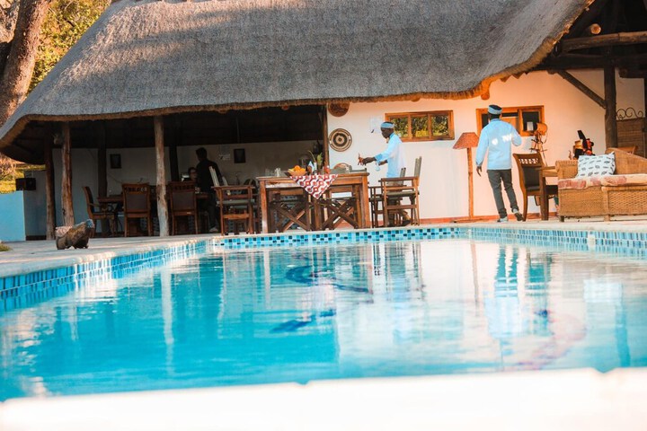 Pool 13 of 28