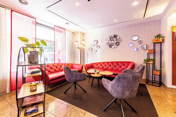 Entrance & Lobby