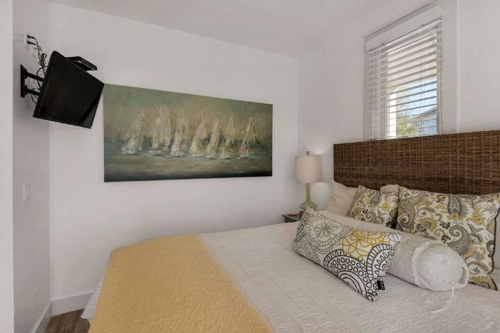 Room 4 of 24