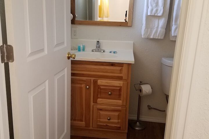 Bathroom sink