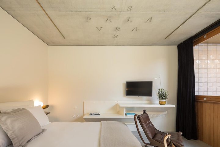 Room 40 of 129
