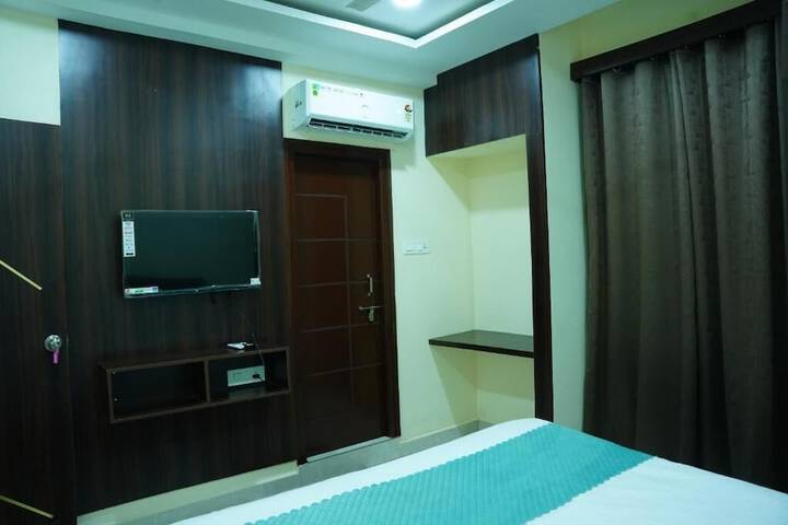 Room 3 of 16
