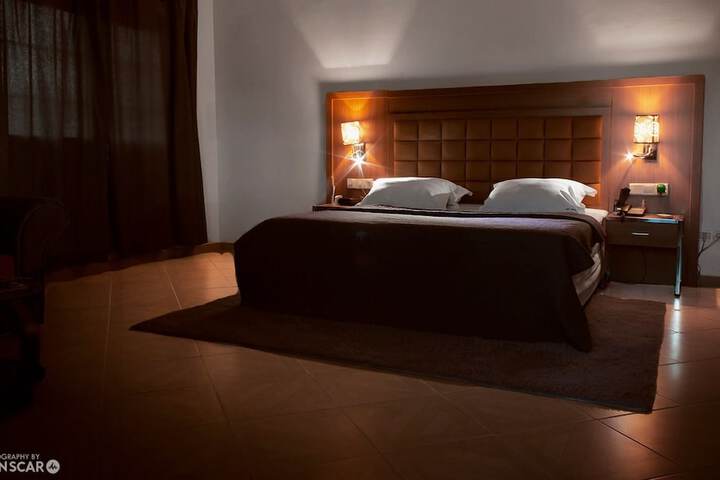 Room 15 of 38