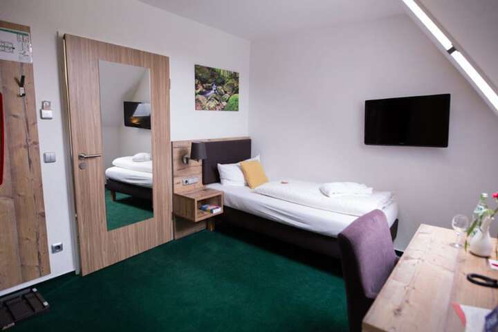 Room 6 of 41