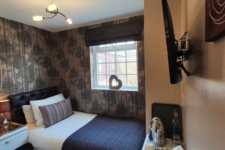 Room 3 of 22