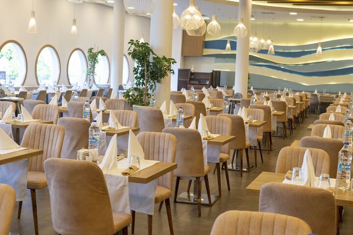 Dining 77 of 128