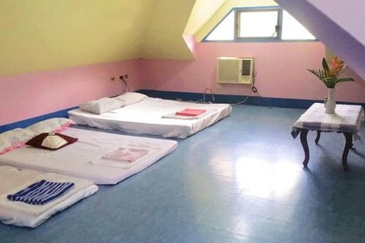 Room 4 of 23